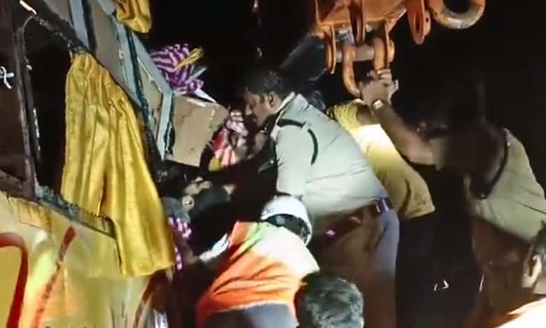 Hyderabad-bound bus from Chennai collides with lorries in Nellore; 7 dead
