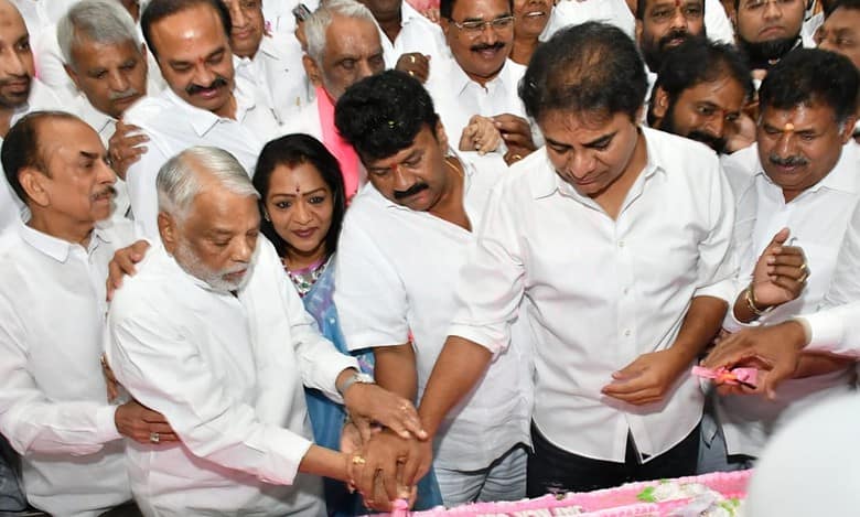 Hyderabad: KTR leads KCR’s 70th birthday celebrations at BRS office