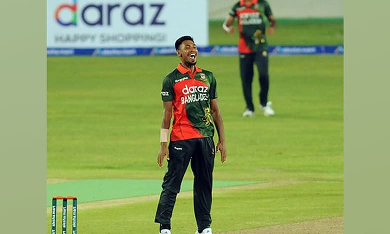 Bangladesh pacer Mustafizur Rahman hospitalised after blow to head