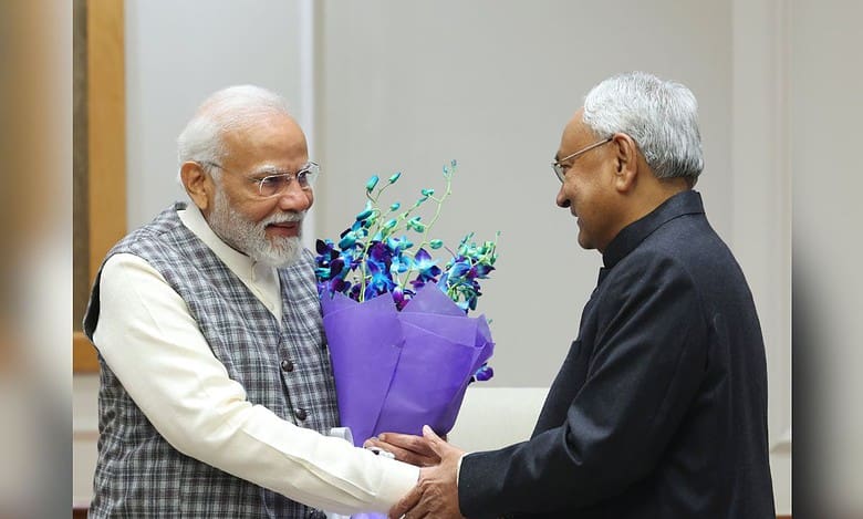 Nitish Kumar meets PM Modi, says will never leave NDA again