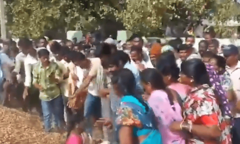Watch: Protesting Atchampet farmers vandalise market yard office