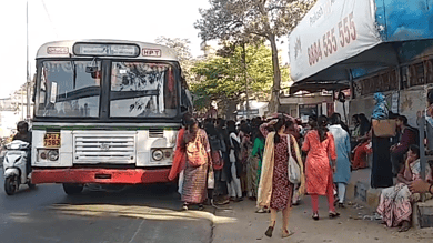 TSRTC Buses diverted to Medaram, delays at Hyderabad bus stops