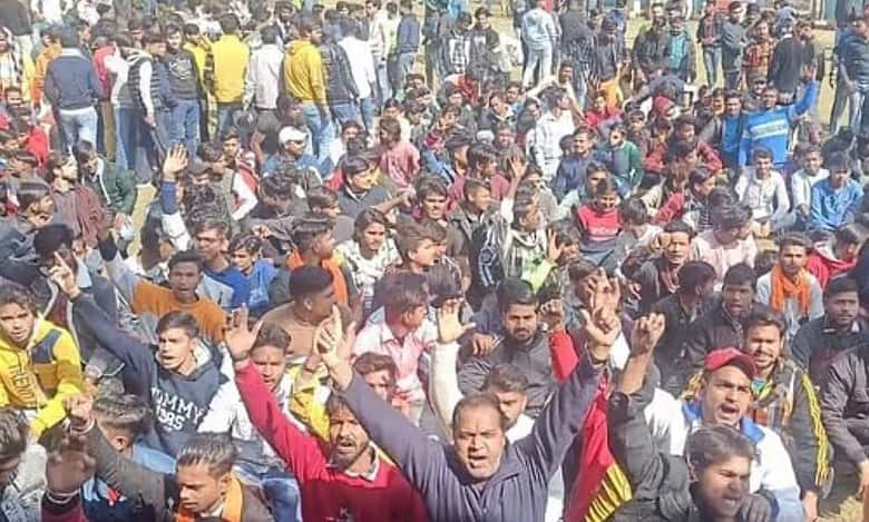UP: Hindutva workers protest Bajrang Dal leader arrest, allege 'foul play'