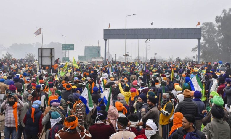 Farmers halt 'Dilli Chalo' march for two days