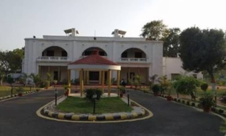 On arrival from Hyd, Cong MLAs to camp at Tejashwi’s residence