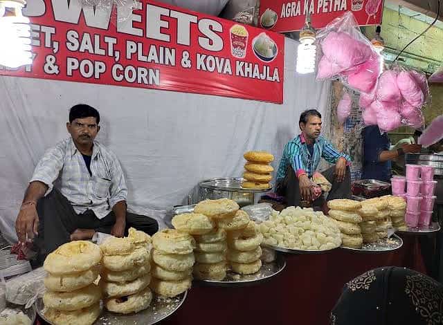 Sweet makers from UP serve ‘khajla’ near Numaish with love