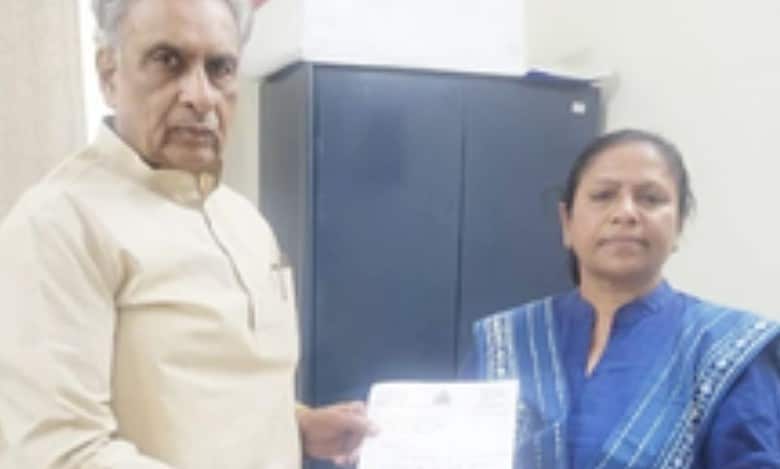 BJP MLC Tejaswini Gowda quits party
