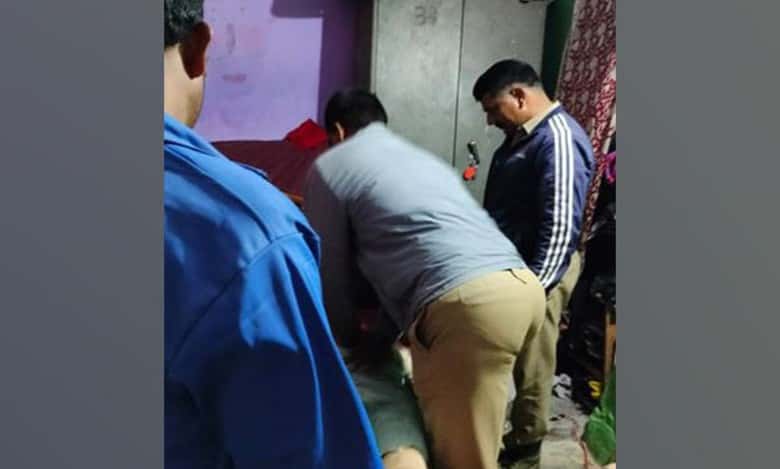 Hyderabad: 2 constables save a man's life by giving him CPR