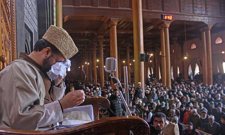 J-K: Hope govt will rethink policy on releasing political prisoners, says Mirwaiz