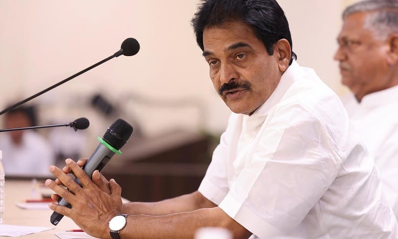 Congress discusses candidates for LS polls in Telangana, UP