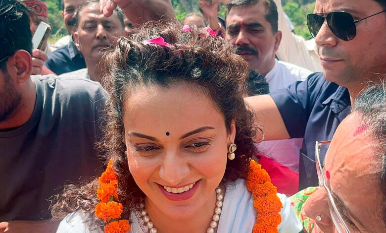 Kangana Ranaut launches LS poll campaign with roadshow in Mandi
