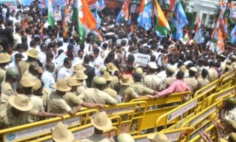 _Police canecharge NSUI workers