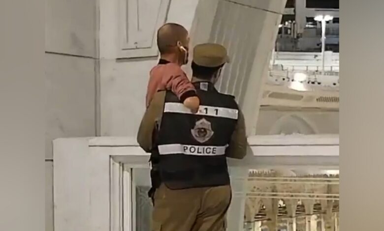 Watch: Saudi security helps disabled pilgrim to see Kaaba