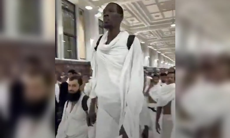 Viral video: 8 feet tall man caught attention in Makkah's Grand Mosque