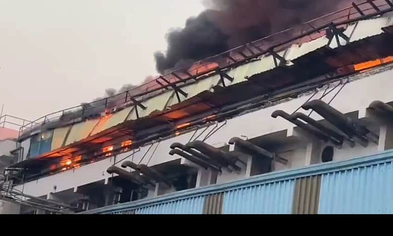 Massive fire breaks out at factory in Hyderabad