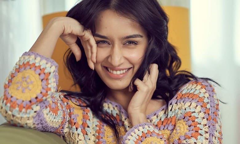 Shraddha Kapoor ignores her ill-health and heads to Lucknow to fulfil a professional commitment