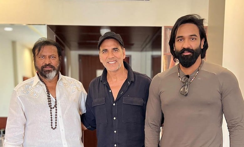 Video: Akshay Kumar lands in Hyderabad, what's cooking?