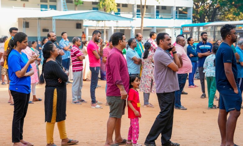 Bengaluru goes to poll amid heat wave-like situation