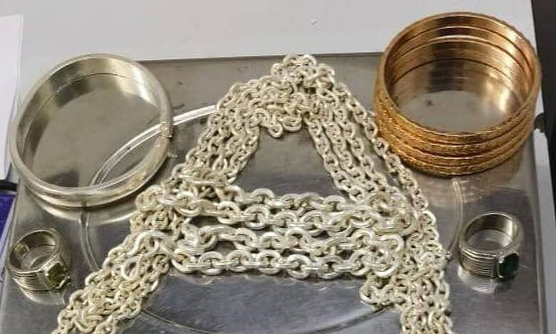 Delhi: Flyers smuggles 922 grams of gold from Dubai, held