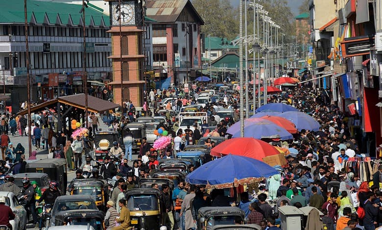Shoppers throng markets in Kashmir ahead of Eid-ul-Fitr
