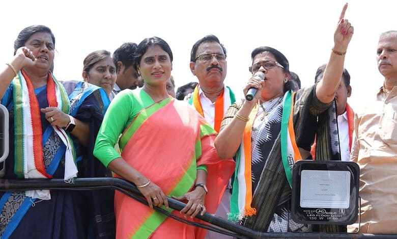 AP: Ex-Union min Kruparani returns to Congress after quitting YSRCP