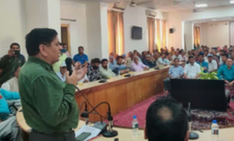 PoJK refugees call on political parties