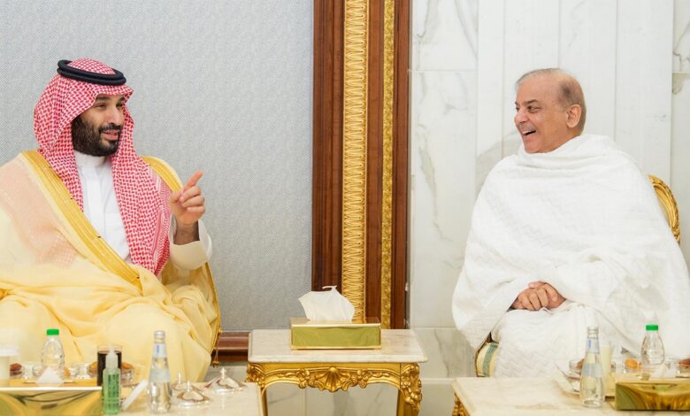Watch: Saudi Crown Prince hosts Iftar for Pakistan's PM