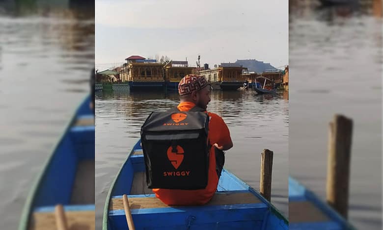 Swiggy now delivers to houseboats on Dal Lake in Srinagar