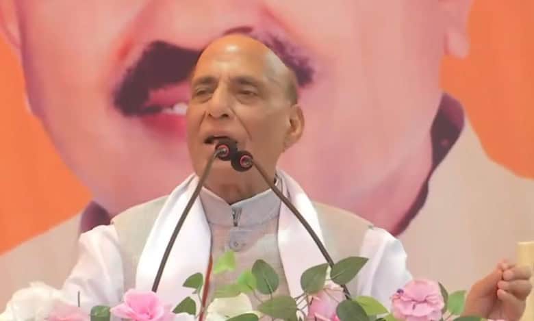 Congress will get extinct like dinosaurs: Rajnath Singh