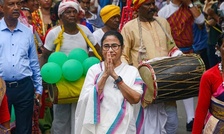 BJP files complaint against Mamata alleging poll code violation