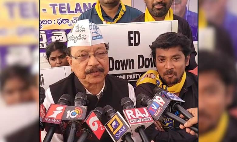 Telangana AAP leaders join nationwide fast against Kejriwal's arrest