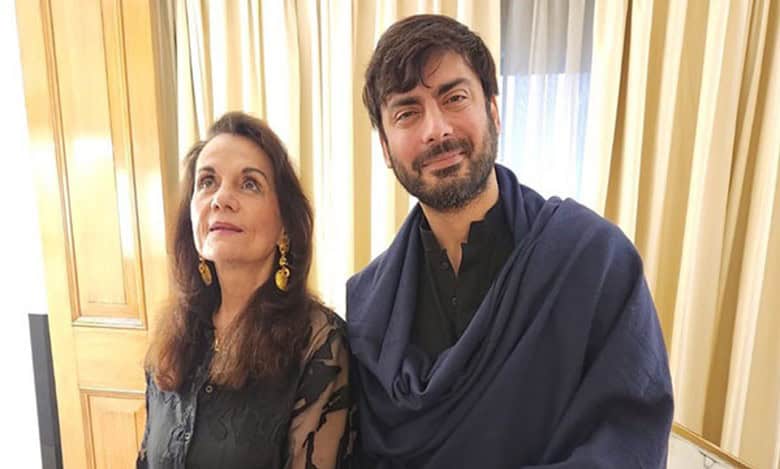 Mumtaz attends party in Pakistan, poses with Fawad Khan, Rahat Fateh Ali Khan
