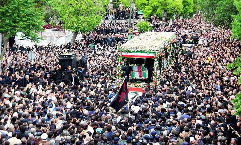 Huge crowd attends funeral procession for Iranian President, FM