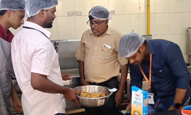 Raids on top restaurants in Hyderabad continue, Masab Tank area latest target