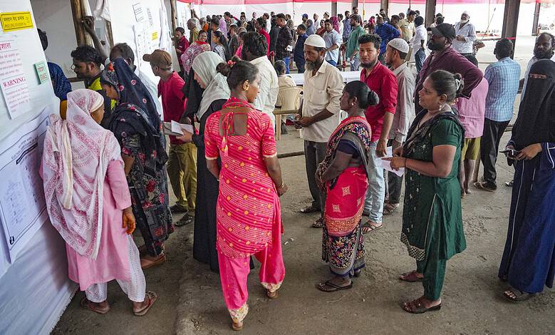 Braving challenging situations, minorities turned out in large numbers to vote in Mumbai