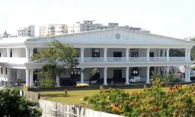 Bomb threat call to Praja Bhavan, Hyderabad police carries searches