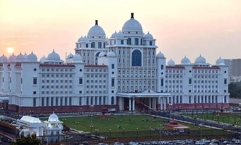 The State cabinet decides to invite UPA chairperson Sonia Gandhi and felicitate her during the Telangana Formation Day celebrations to be held in Hyderabad on June 2 in a grand way.