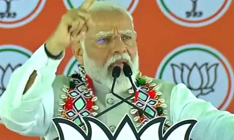 Modi alleges that Congress tried to defeat Draupadi Murmu in the presidential election because of her dark complexion.