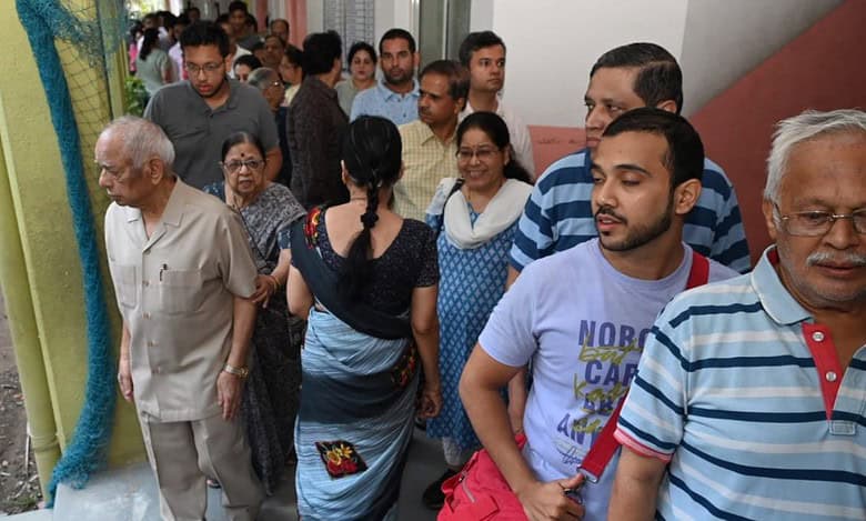 Lok Sabha polls in Maharashtra: 6.45 pc voter turnout till 9 am