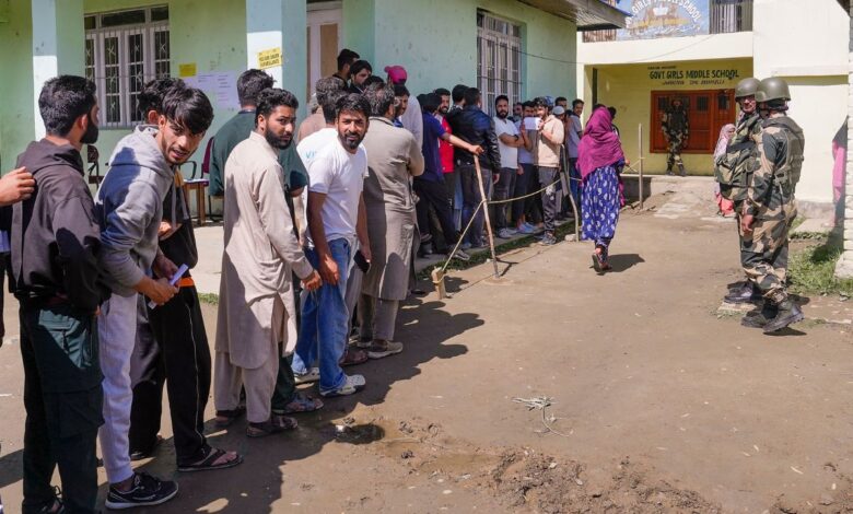After years of threats, people step out to vote in J-K's Baramulla