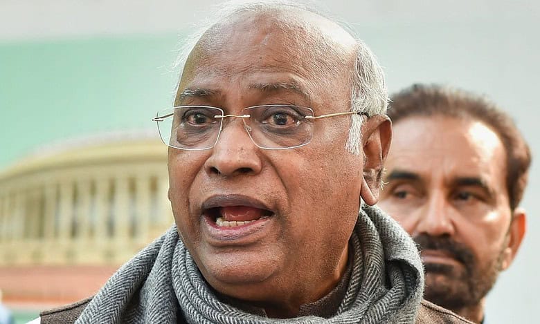 Like British, Modi govt looted country's water, forest and land in 10 years: Kharge