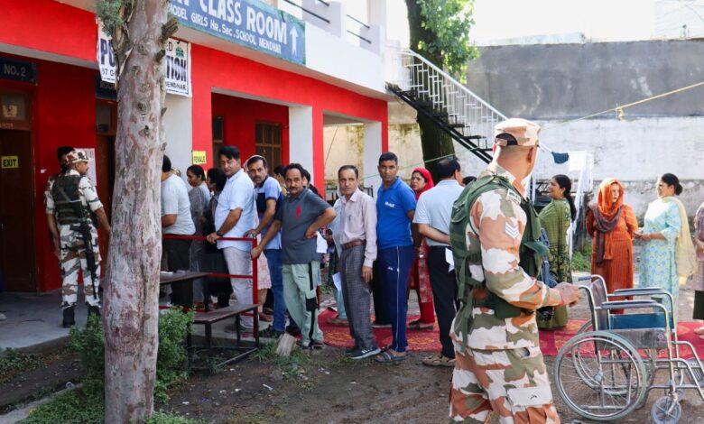 6th phase: 6 hurt in clash outside polling booth in J-K's Poonch