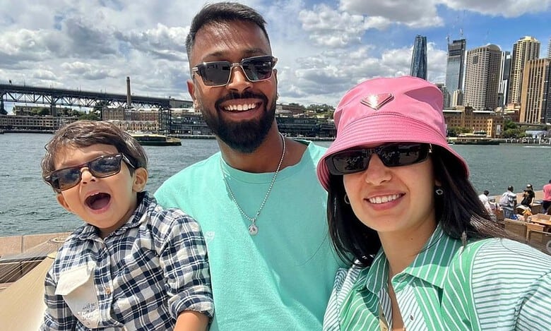 Natasa Stankovic LEAVES Hardik Pandya's home, confirms friend