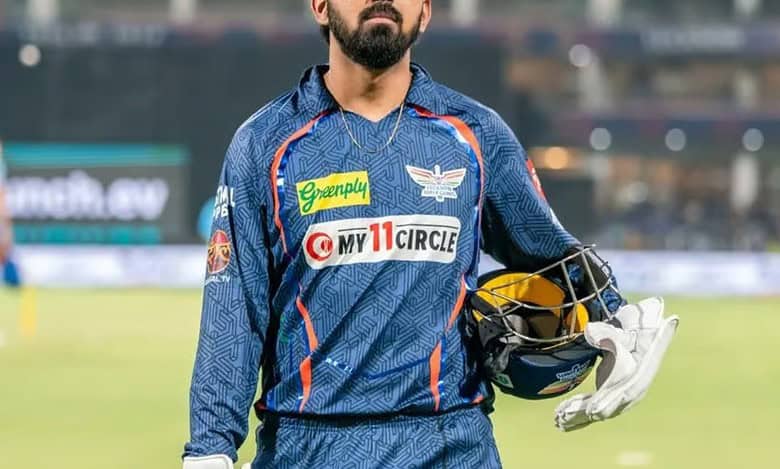 Cricket: Fans furious over treatment given to Rahul; players deserve utmost respect