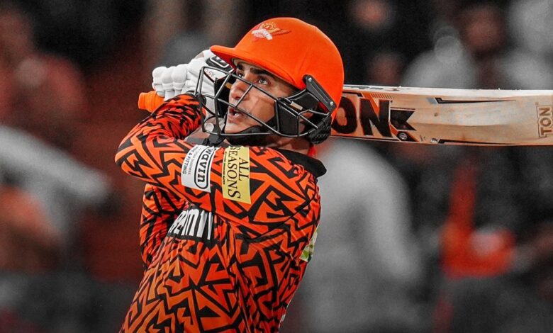 SRH successfully chase PBKS 214 target, cruise into IPL playoffs