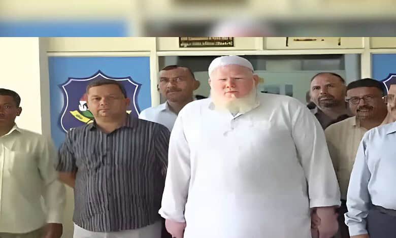 Gujarat: Muslim cleric held for plot to kill right-wing leader, threat calls to Raja Singh