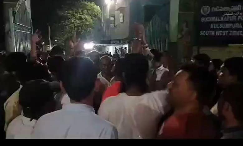 Tension erupts as ACP assaults BJP leader in Mehdipatnam