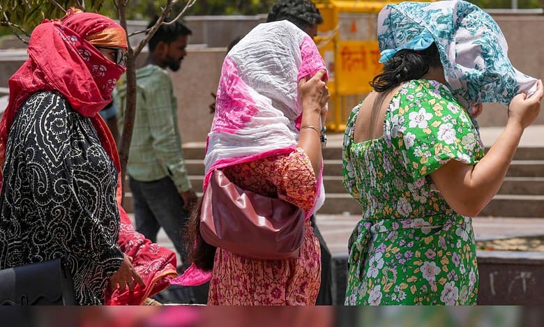 Weather: Hot Summer day in Delhi