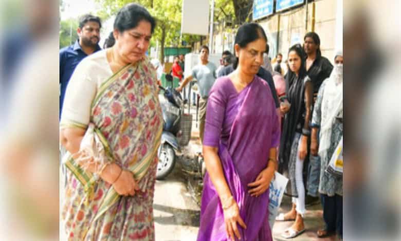 BRS leaders meet Kavitha in Tihar Jail