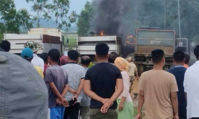 Manipur-Mob-set-fire-to-trucks-carrying-materials-